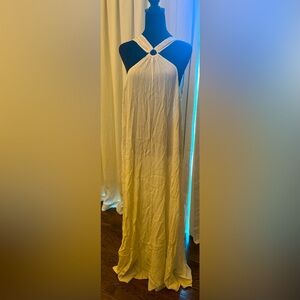 Perfect summer maxi dress for an all white party!